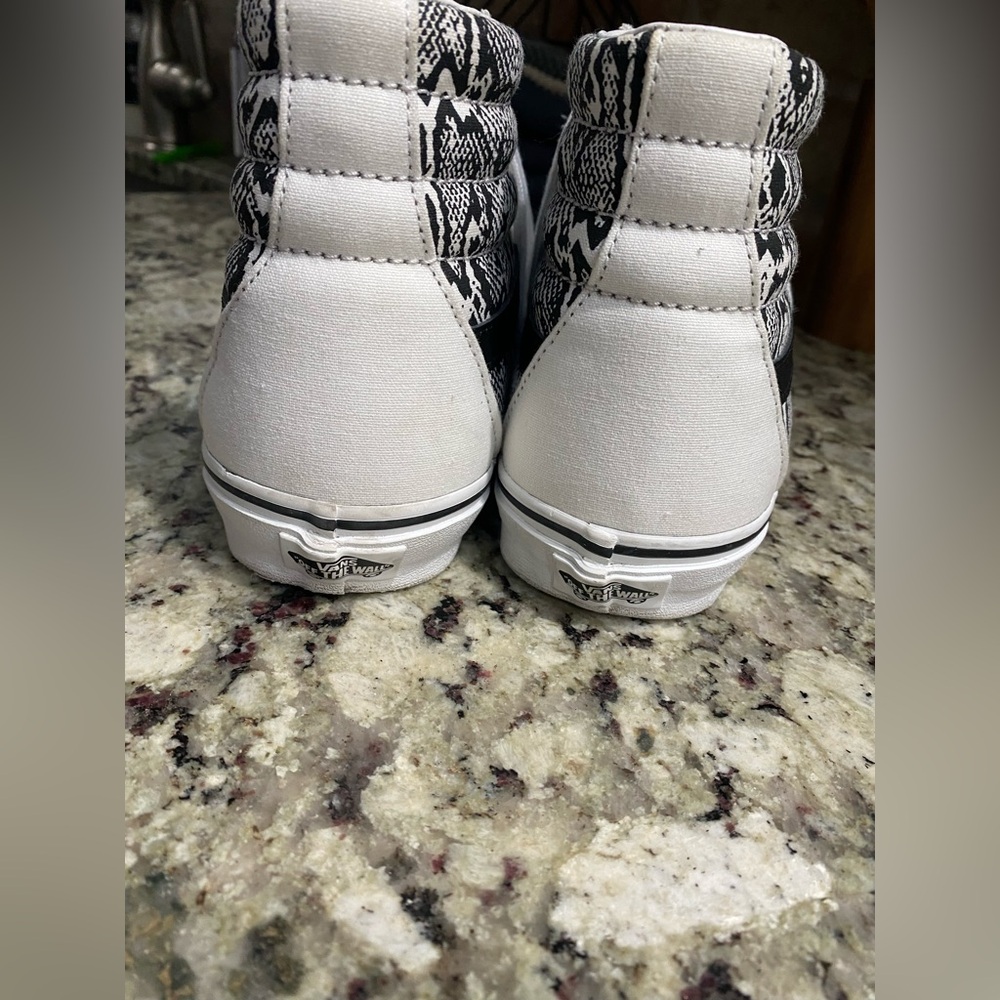 Vans Off the Wall Hightop unisex sneaks. Women’s size 10 / men’s size 8.5 - Picture 7 of 10